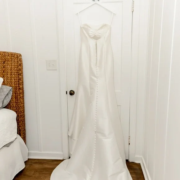Elegant Strapless White Wedding Dress - Picture 5 of 8